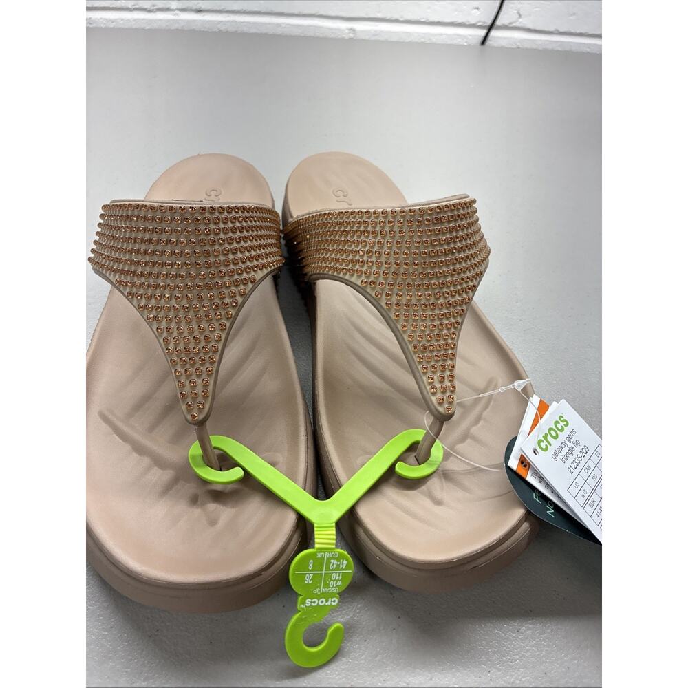 Crocs Getaway Gems Triangle Flip, Color Latte Size W10 212335-2Q9 New With Tags - Picture 2 of 6